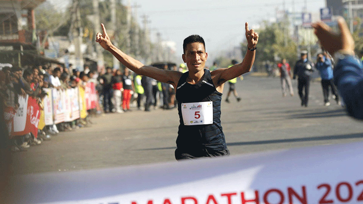 नेपालगञ्ज म्याराथनको उपाधि खडक र सन्तोषीलाई